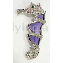 Sea horse shaped brooch