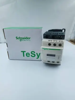 Schneider Original AC Contactor LC1D18M7C 3P 18A 220VAC