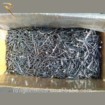 COMMON IRON NAILS