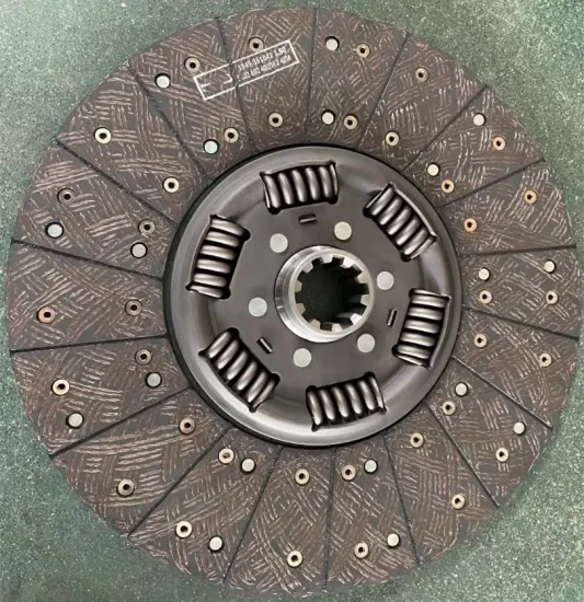 China Manufacturers' 420mm Clutch Disk 1878002878 - Competitive Price for Auto Parts