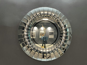 Mirror round huge mirrored clock