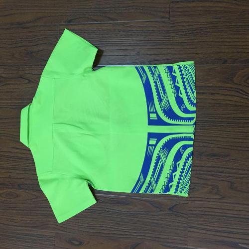 konstruerad tryckning färgad polyester man T-shirt plagg