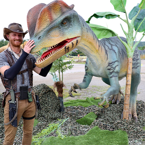 Animatronic Dilophosaurus