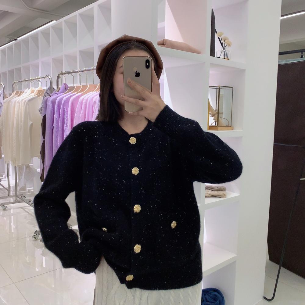 Black and white dot loose knit long sleeves