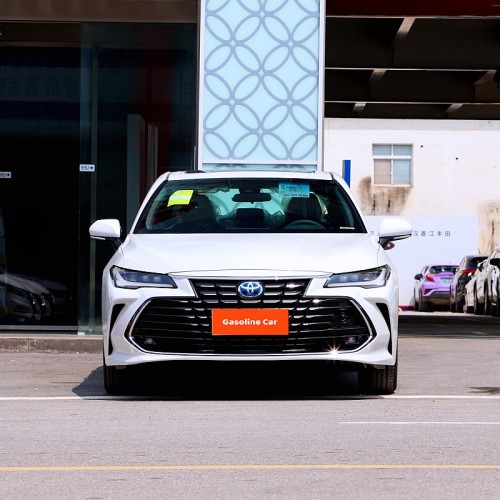 Mid size gasoline three box Toyota Avalon