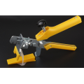 Pushing pliers with leveling device