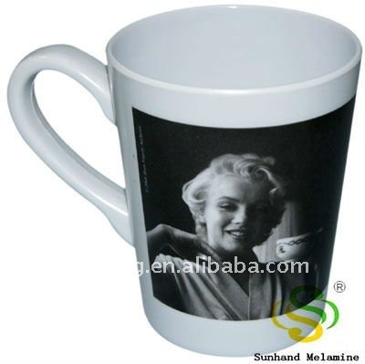round mug with handle