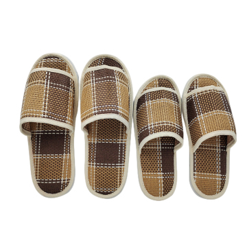Good quality new style customized size disposable hotel slippers with logo