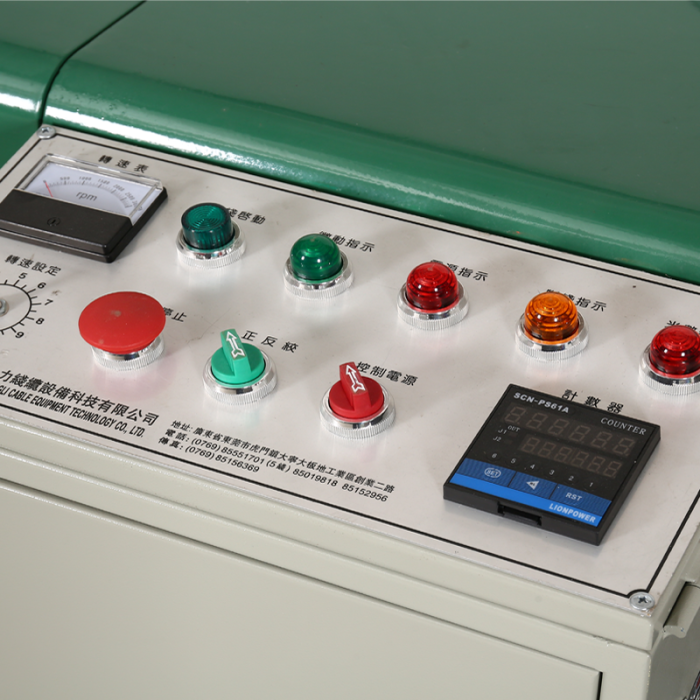 Ultra fina de alambre pequeño 300 Máquina de torsión