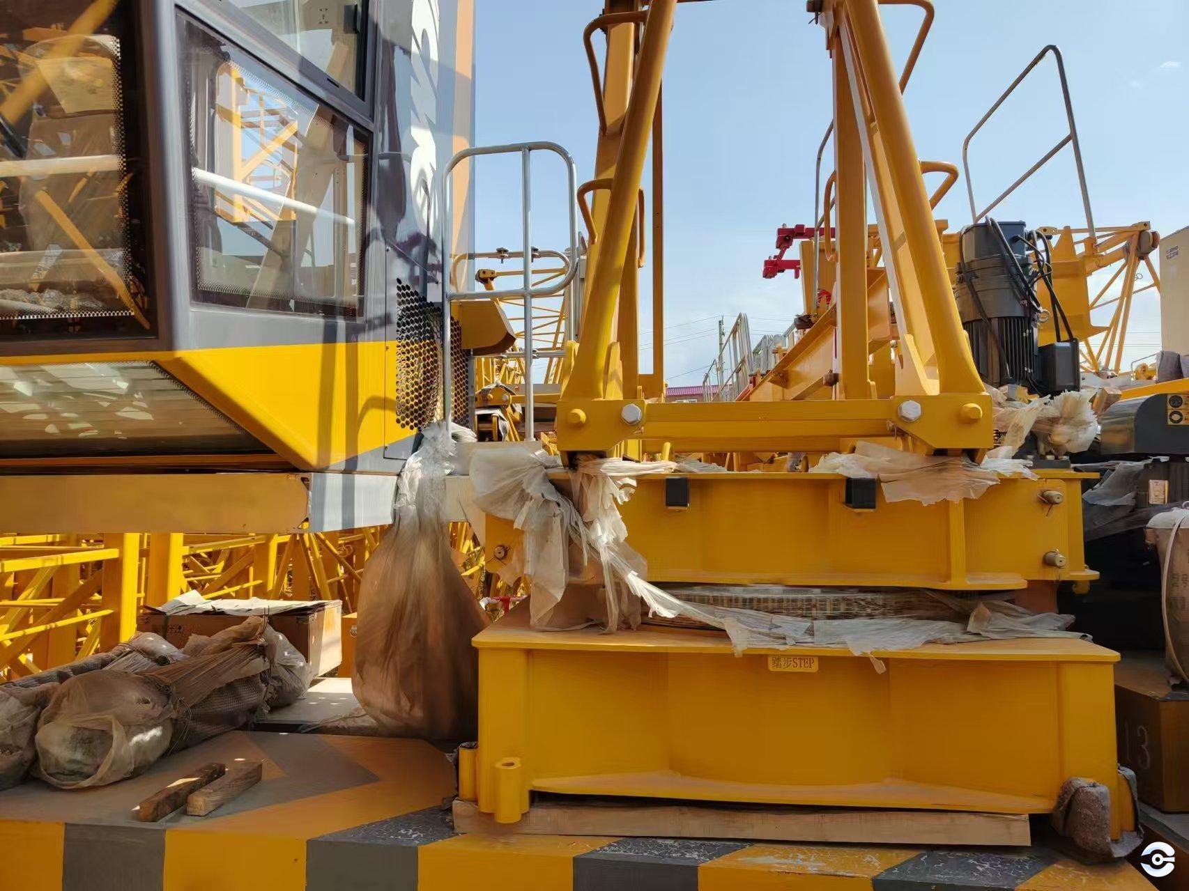 Pre-owned construction crane for tall projects