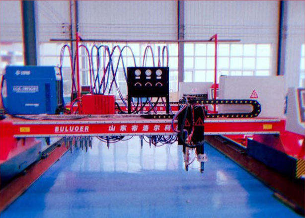 Dicke Plattenschneidemaschine Thick plate cutting machine