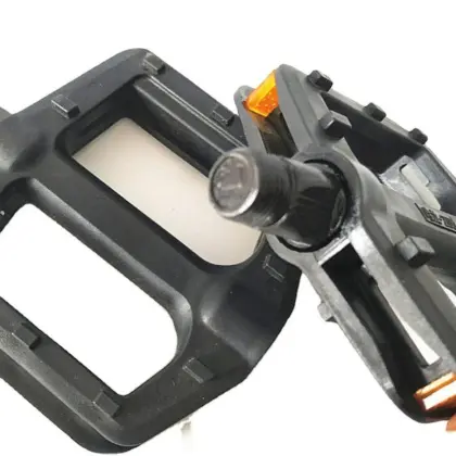 plastic mountain bike pedals