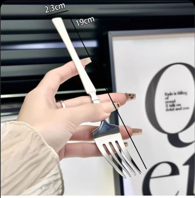 Creamy White Handle Dinner Fork