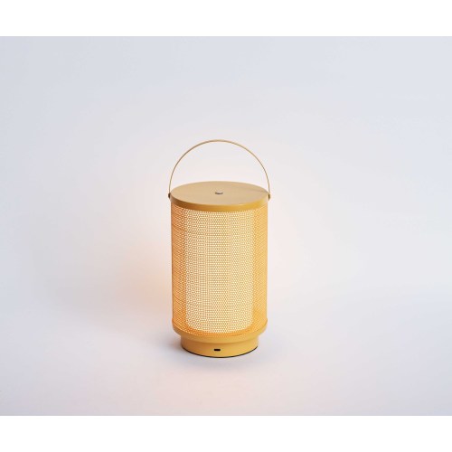 Linterna LED portátil para acampar con atenuación y batería
