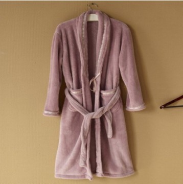 soft and confortable fleece bathrobe