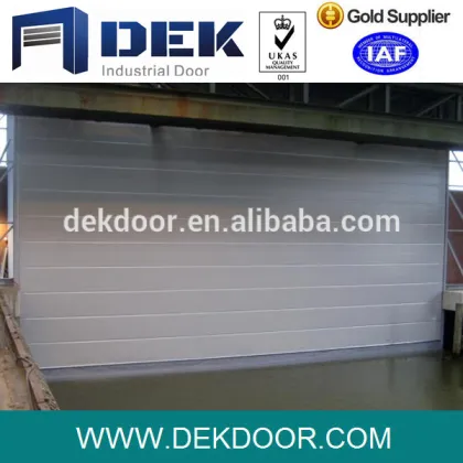 Fabric lifting stacking door fabric lifting door