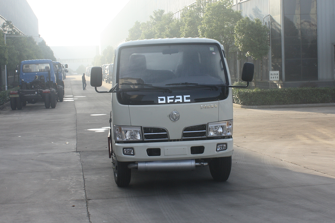 6wheels refueling gasoline tanker fuel oil delivery trucks