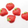 Super Qualität Sweet Strawberry Shaped 100 Stück / Beutel Flatback Resin Cabochon Für DIY Ornamente Craft Decor Perlen