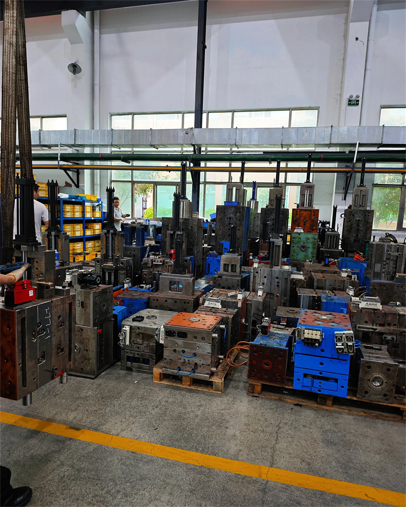 small injection parts (1)