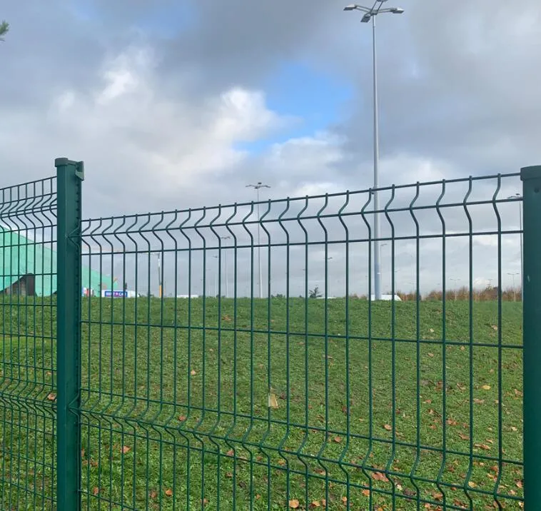 Factory Welded Wire Mesh Fence with Curves / Bending