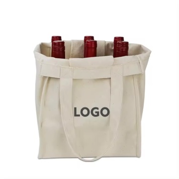 शराब की बोतलों के लिए खाली सूती वाइन बैग ले जाती है