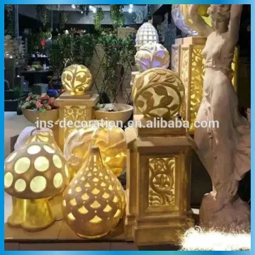 Outdoor garden lantern light