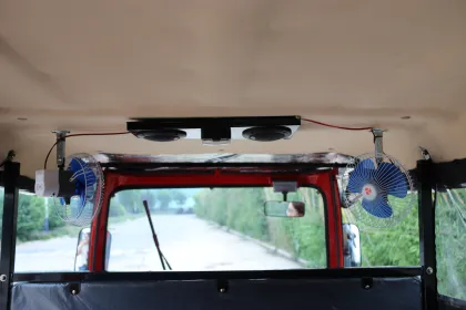 XINGE Passenger Motorized Tricycle With Cabin
