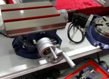 AKW Cross & Rotary table