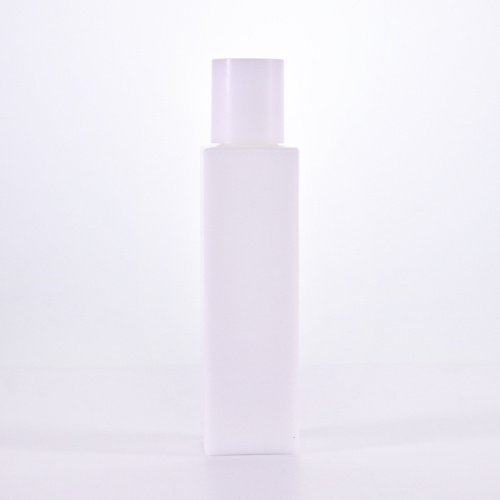 Bouteille en verre blanc opal carré pour toner