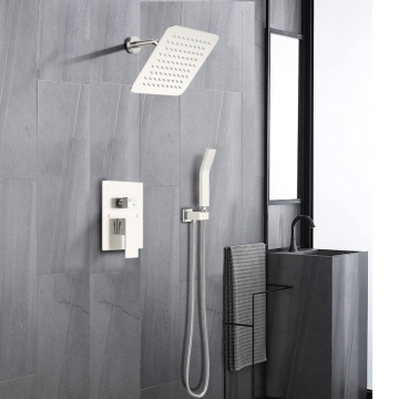 Set di doccia in ottone montato a parete con rubinetto del mixer