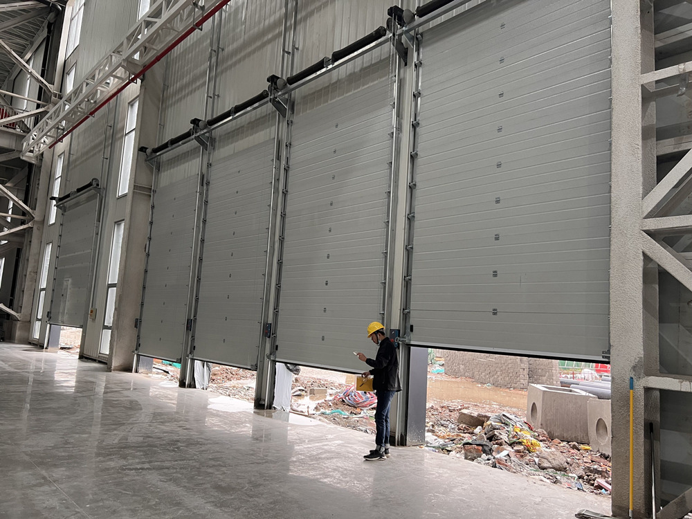 automatic overhead sectional doors for factory and warehouse