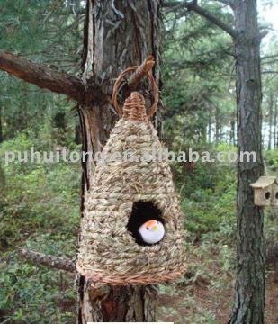 Bird hive roosting pouch