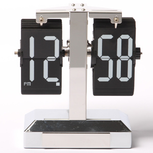 Classic Flip Clock With Rectangular Card