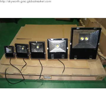 LED floodlights, 100 /60 distribution degree beam pattern.