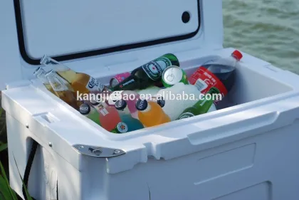 outdoor ice chest/insulated ice chest/refrigerated ice chest