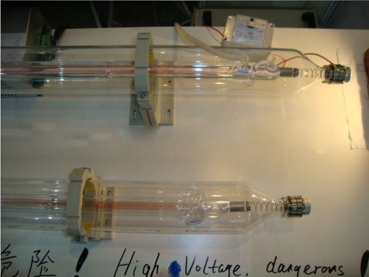 W6 CO₂ آلة الليزر أنبوب زجاجي
