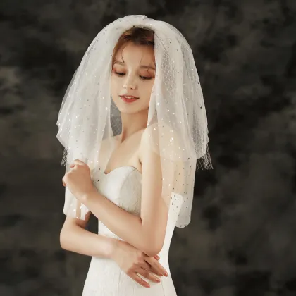 Short Lace Wedding Veils with Comb