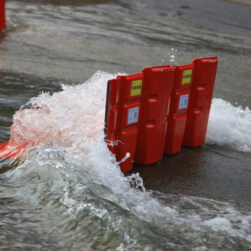 Moveable flash flood barrier flood boxwall along river