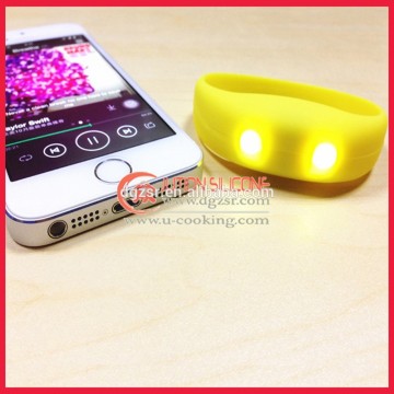 China factory new product motion activated silicone led wristband