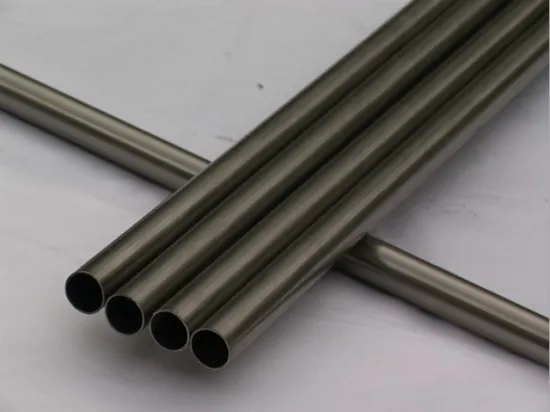 Structure with seamless stainless steel pipe