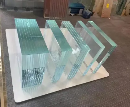 Ultra clear laminated glass