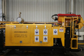 Diamond Crawler Drilling Rig Machine 1300m 1000m 700m 400m Depth Csd1300g