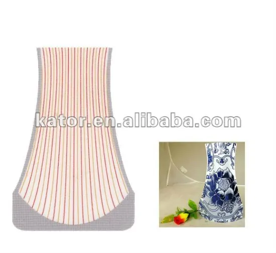 Self standing plastic vase