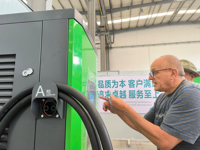 Jordanian Clients Visit Chongqing, Sennan Smart Lighting and Sennan Electric Secure Annual Cooperation Order