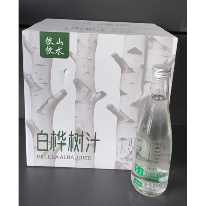 Delicioso suco de bétula engarrafado