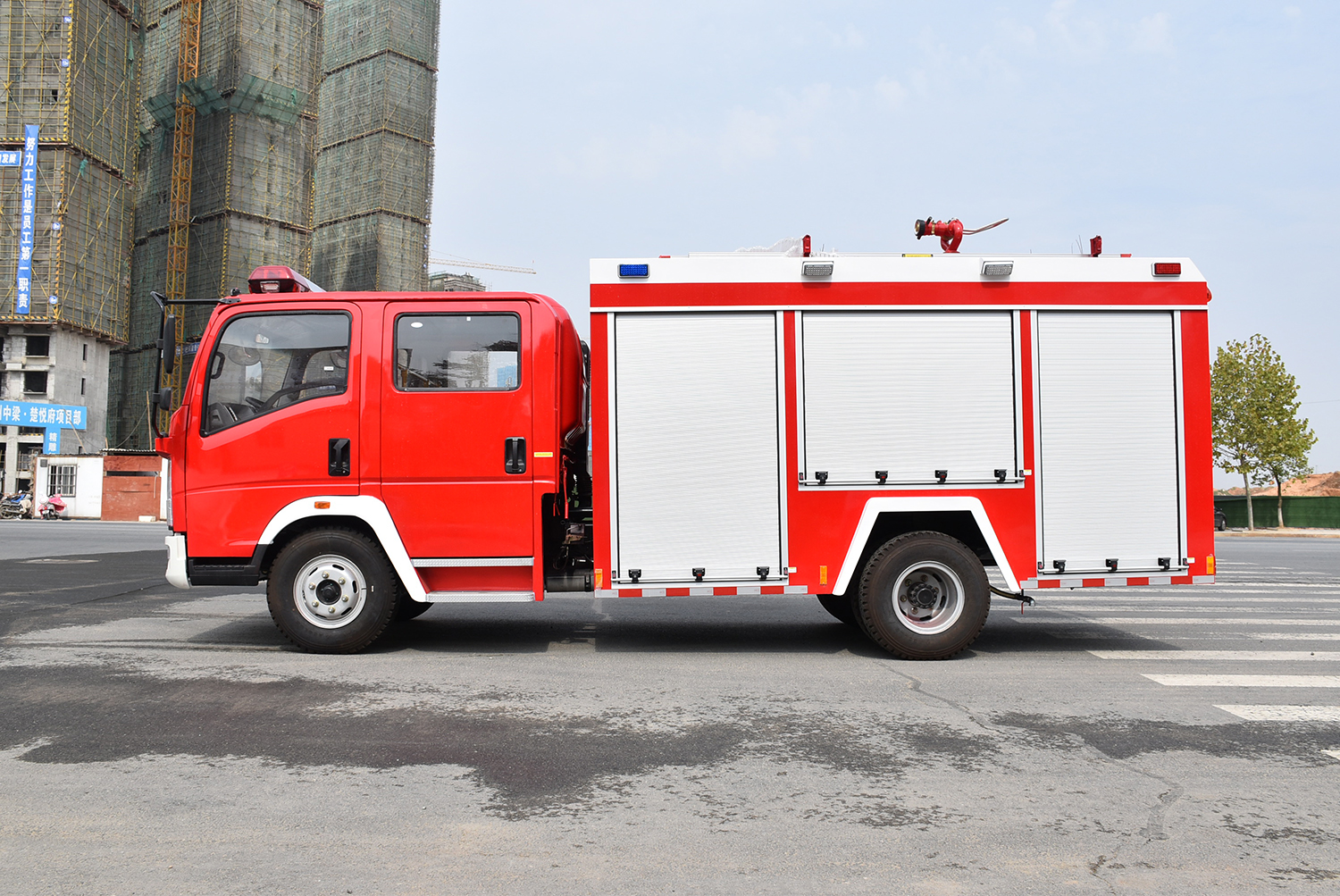 HOWO 4000L water tank fire truck