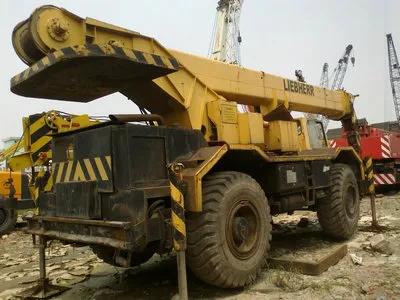 used 25t Liebherr rough terrain crane 1025