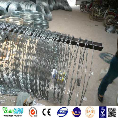 China Airport Stainless Steel Razor Barbed Wire Supplier