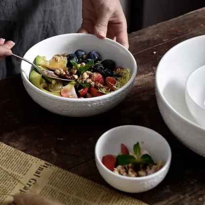 Wholesale Hotel Royal Worsted White Embossed Porcelain Dinner Bowl
