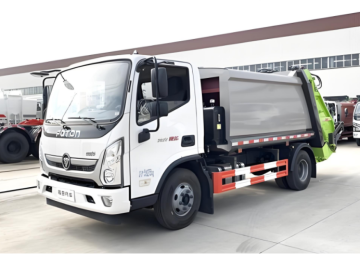Camion poubelle à chargement latéral avec système de transmission avancé